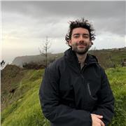 Profesor de inglés graduado en Estudios Ingleses y con Máster en Formación del Profesorado ofrece clases de inglés personalizadas.